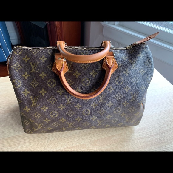 Louis Vuitton Handbags - 💯% Auth Louis Vuitton Speedy 35 Handbag